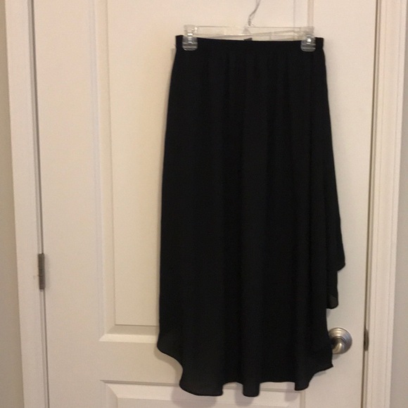 Forever 21 size M black hi-lo skirt - Picture 3 of 3
